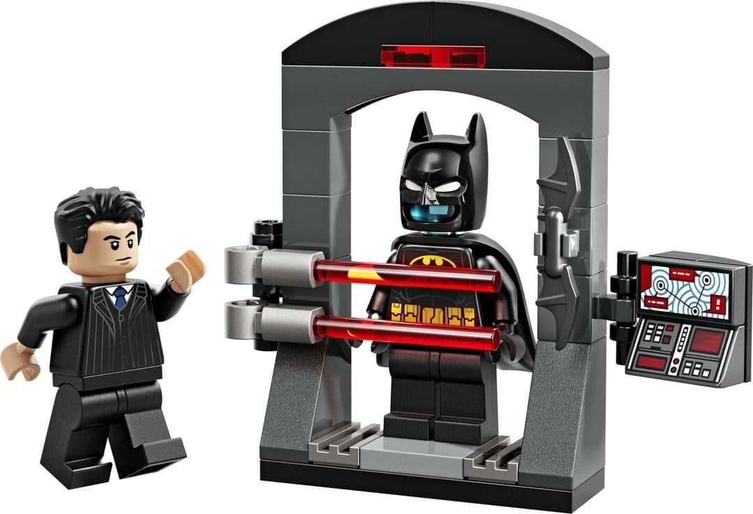 Batman: Bruce Wayne and the Batsuit