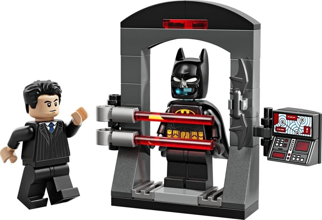 Batman: Bruce Wayne and the Batsuit