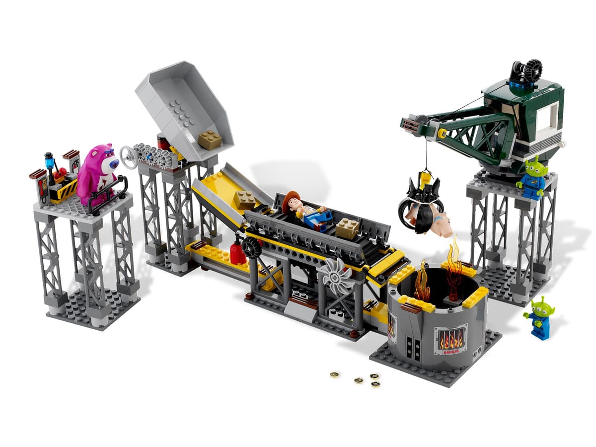 Trash Compactor Escape